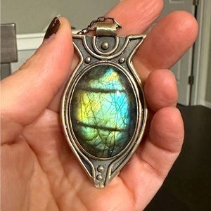 Acid Queen Voyager Pendant Labradorite